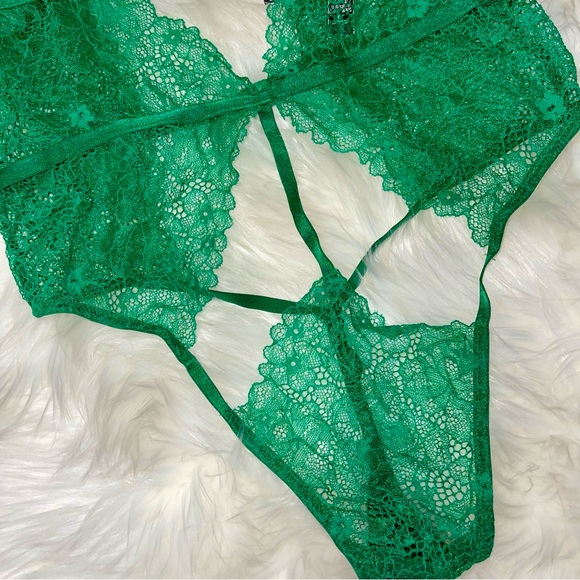 M Vs Victoria’s Secret Very Sexy Lace Charm Cutout Teddy bright Green NWOT - Picture 3 of 6